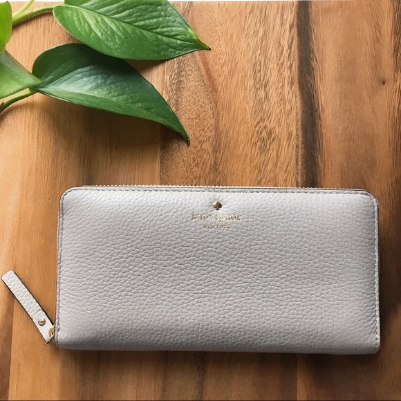 New Kate Spade Large Wallet ♠️ - Picture 1 of 4